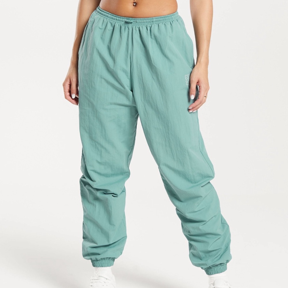 NWT 🏷️ Gymshark Monogram Woven Joggers